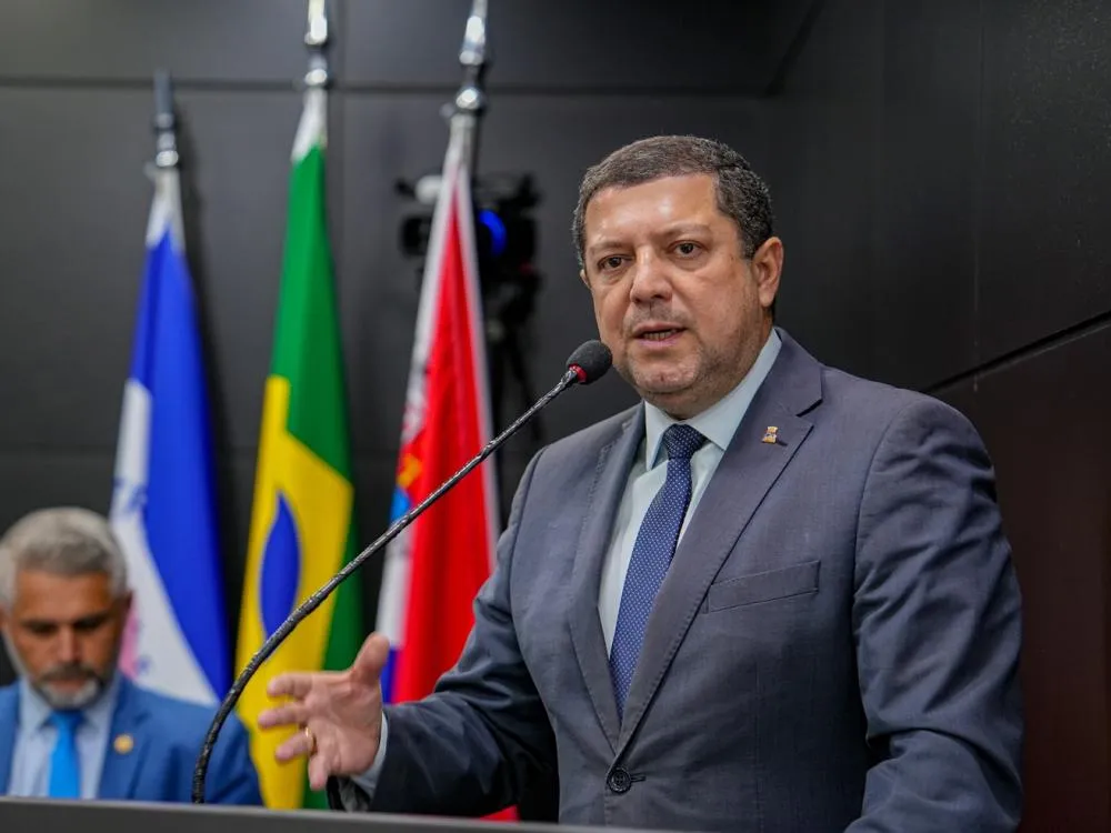 Após anulação para contornar jurisprudência do STF, Câmara de Vila Velha reelege Joel Rangel com 16 votos a 1 e mantém tensão institucional
